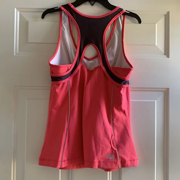 4/$10 Fila Pink/grey athletic top size medium - Picture 2 of 3